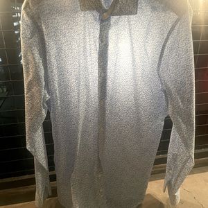 Selling a Perry Ellis slim fit